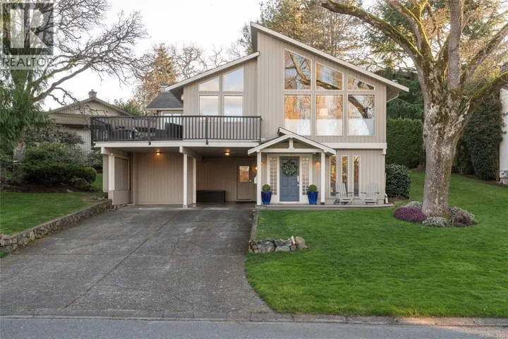 1662 Barksdale Dr, Saanich, British Columbia V8N4Z8