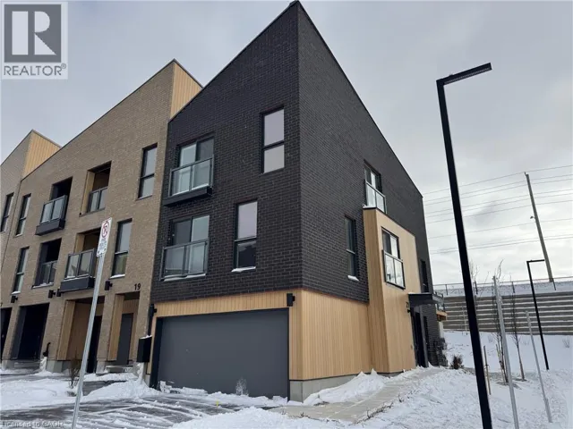 21 URBANE Boulevard, Kitchener, Ontario N2E0H8