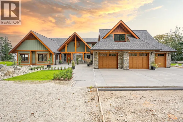 1745 Warn Way, Qualicum Beach, British Columbia V9K2S3