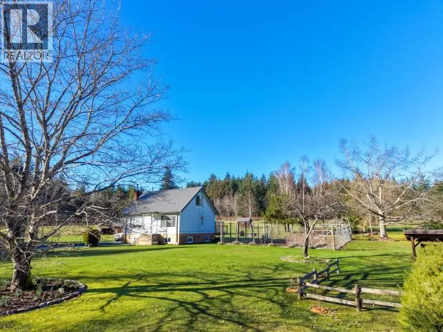 10152 HIGHWAY 101, Powell River, British Columbia V8A0K7