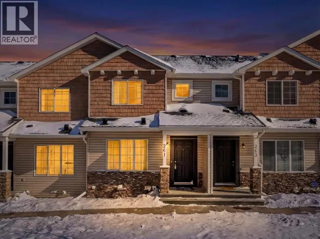 261 Pantego Lane NW, Calgary, Alberta T3K0T1