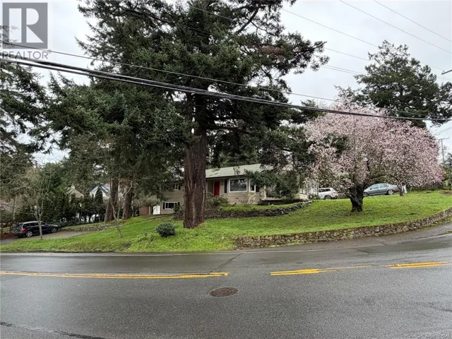 2684 Sea View Rd, Saanich, British Columbia V8N1K6