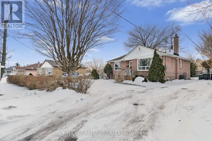 22 CHAPPEL HILL ROAD, Toronto (Downsview-Roding-CFB), Ontario M3M1M2