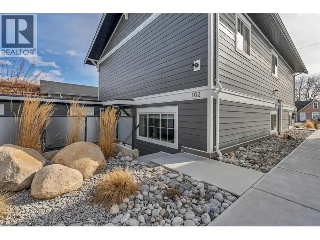 241 Nelson Avenue Unit# 102, Penticton, British Columbia V2A2L1