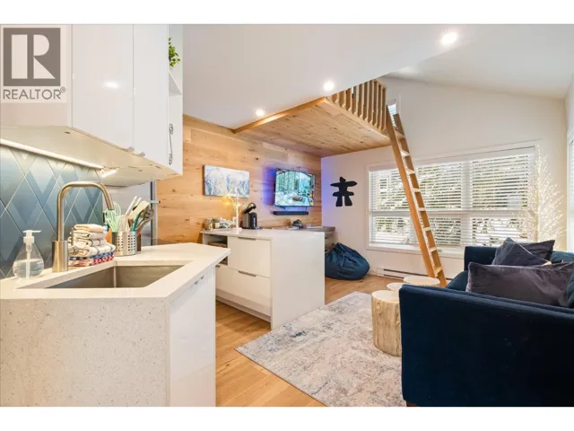 4 2170 SARAJEVO DRIVE, Whistler, British Columbia V8E0B5