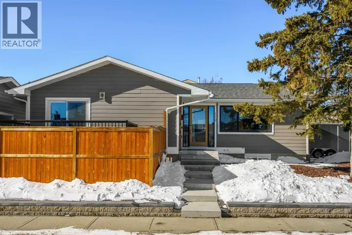 119 Silvercreek Close NW, Calgary, Alberta T3B4G2