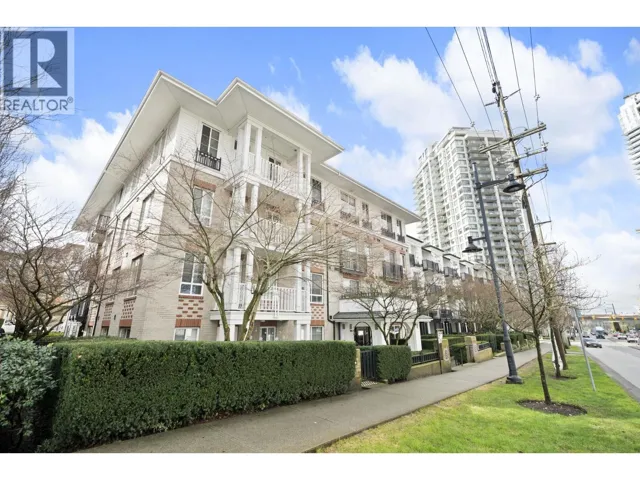 417 608 COMO LAKE AVENUE, Coquitlam, British Columbia V3J0B2