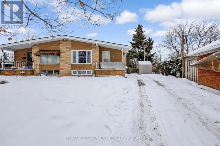 5 CARRINGTON COURT, Hamilton (Bruleville), Ontario L9A4N5
