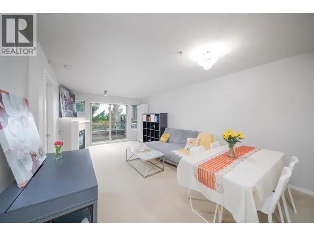 312 9329 UNIVERSITY, Burnaby, British Columbia V5A4Y4