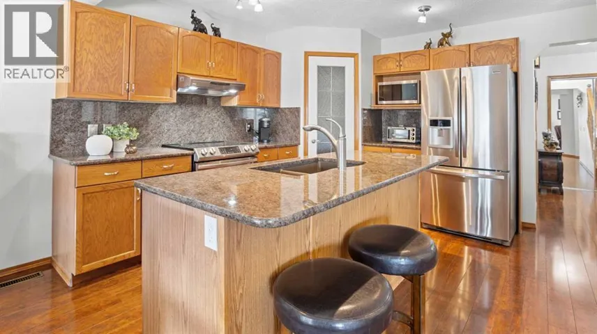 323 Mt Cornwall Circle SE, Calgary, Alberta T2Z2J7