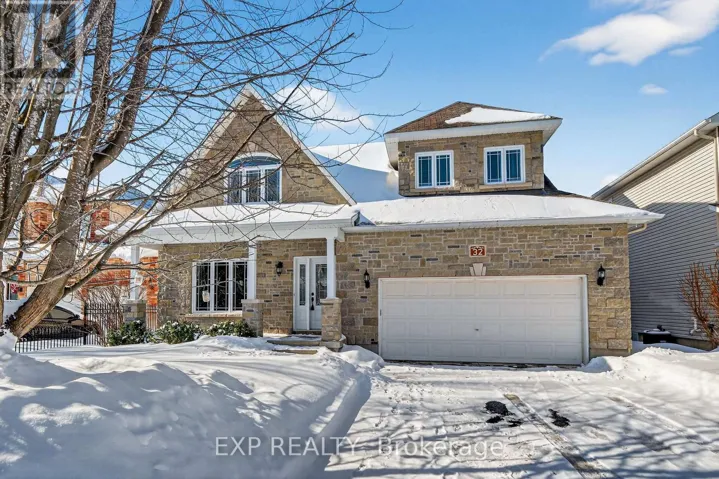 32 OLDE TOWNE. AVENUE, Russell, Ontario K4R0A5