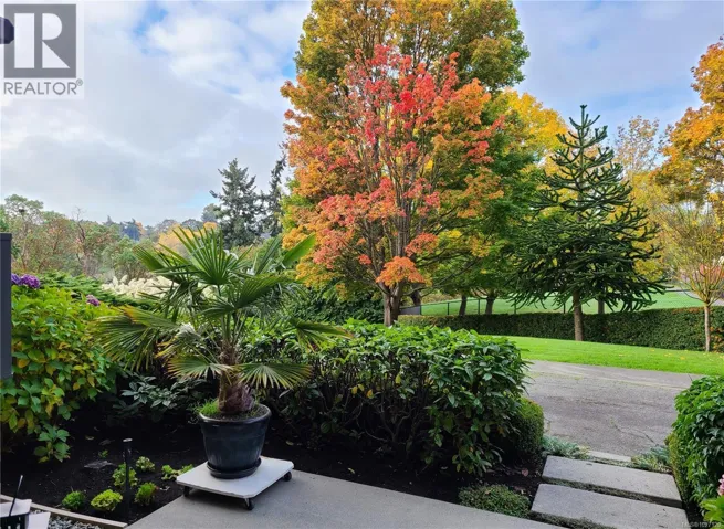 109 105 Gorge Rd E, Victoria, British Columbia V9A6Z2