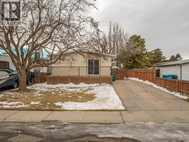 123 Dalhousie Court W, Lethbridge, Alberta T1K4C8