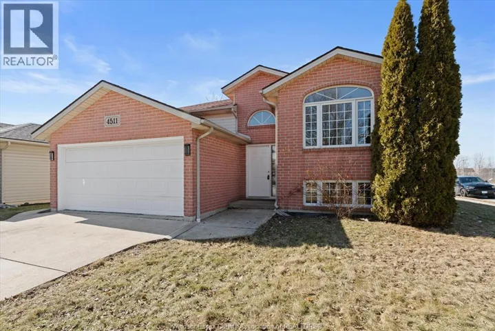 4511 SASSAFRAS, Windsor, Ontario N9G3C9