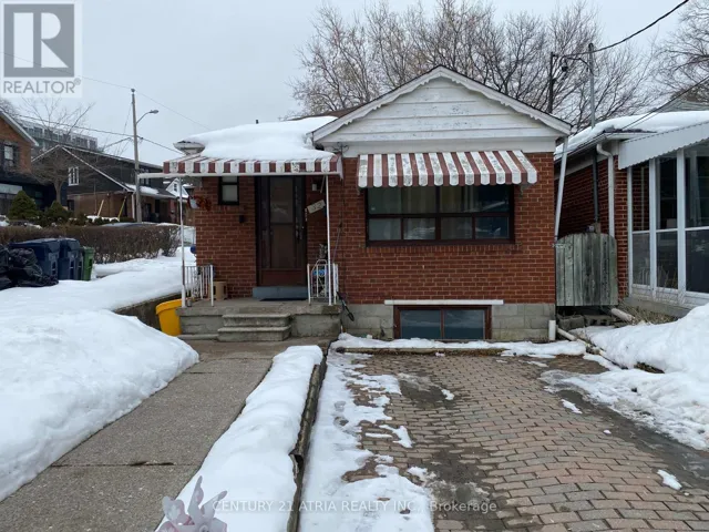 32 HILLARY AVENUE, Toronto (Keelesdale-Eglinton West), Ontario M6N2B8