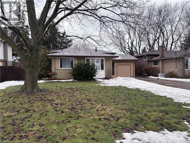 3 GOVERNOR SIMCOE Drive, St. Catharines, Ontario L2N3J1