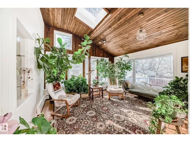 9924 152 ST NW, Edmonton, Alberta T5P1X5