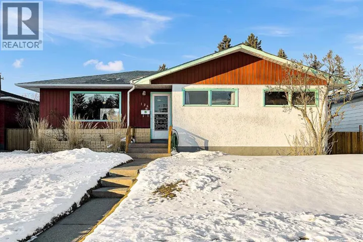 126 Springwood Drive SW, Calgary, Alberta T2W0K5