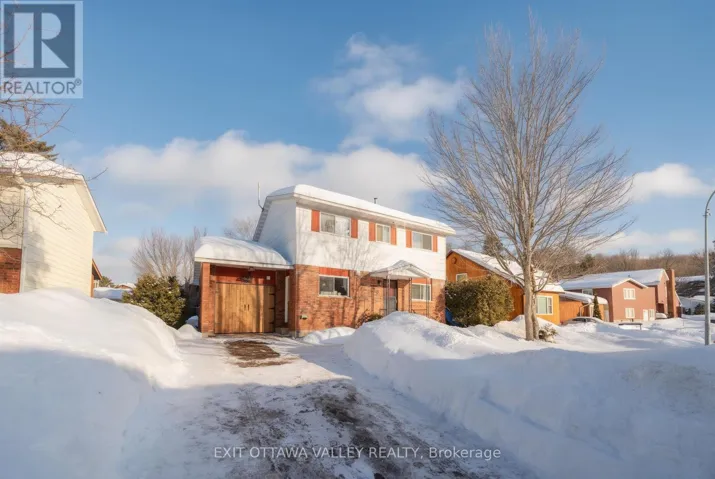 38 THOMAS STREET, Deep River, Ontario K0J1P0
