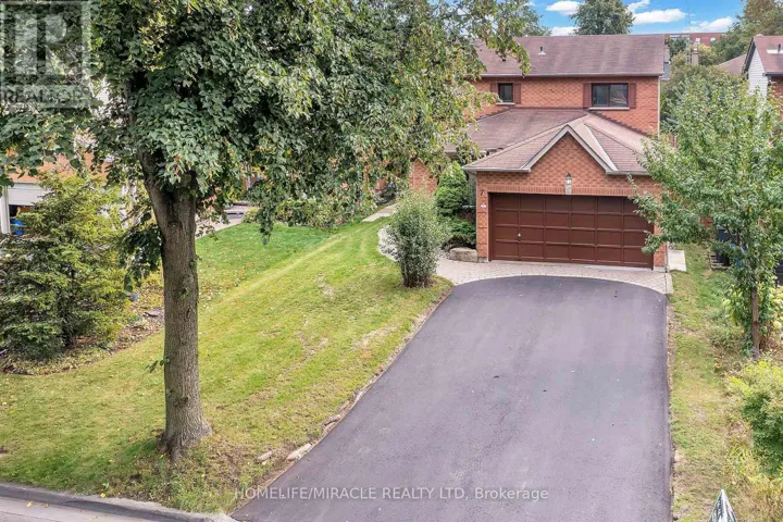 7 HOUGHTON COURT, Whitby (Downtown Whitby), Ontario L1N8G9