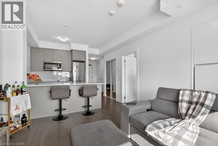 600 NORTH SERVICE Road Unit# 302, Hamilton, Ontario L8P4A6