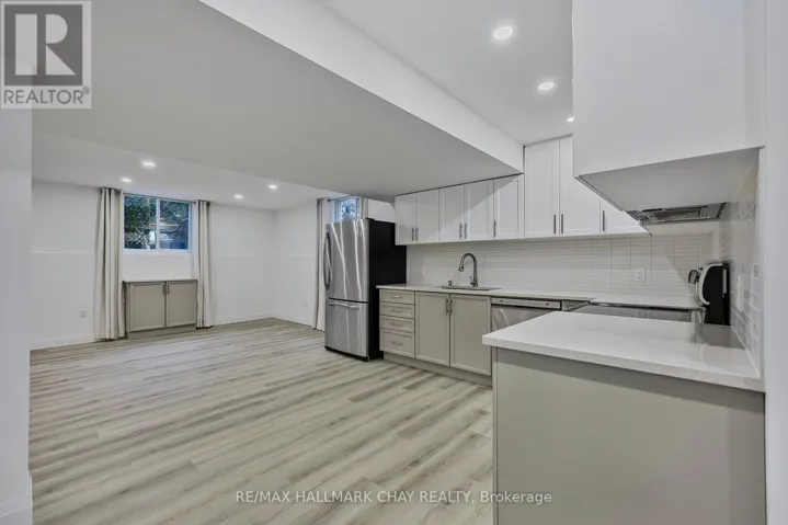 LOWER - 27 SPENCER DRIVE, Barrie (Innis-Shore), Ontario L4N0Y9