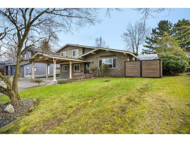 2228 GUILFORD DRIVE, Abbotsford, British Columbia V2S4Z4