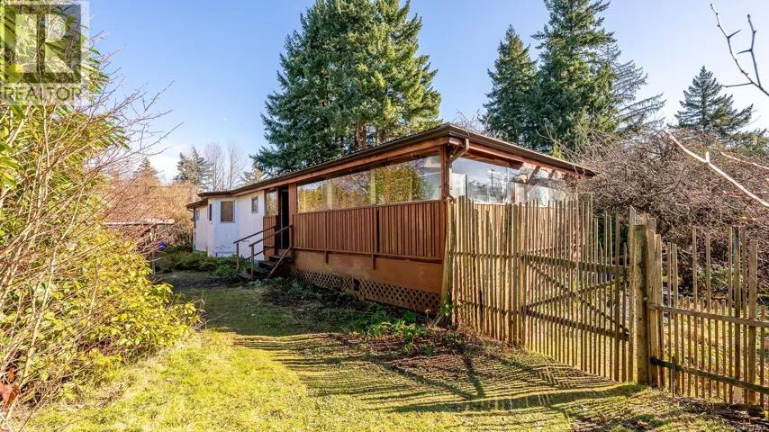 2897 Poplar Dr, Courtenay, British Columbia V9N6A9