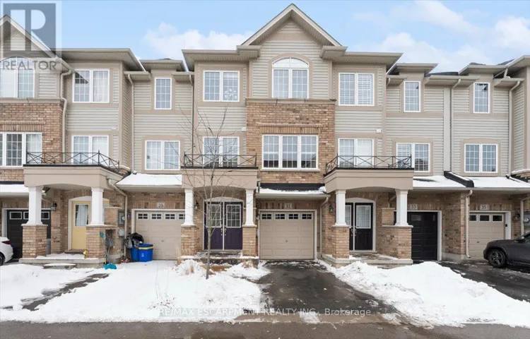 31 MAYLAND STREET, Hamilton (Stoney Creek Mountain), Ontario L8J0G4