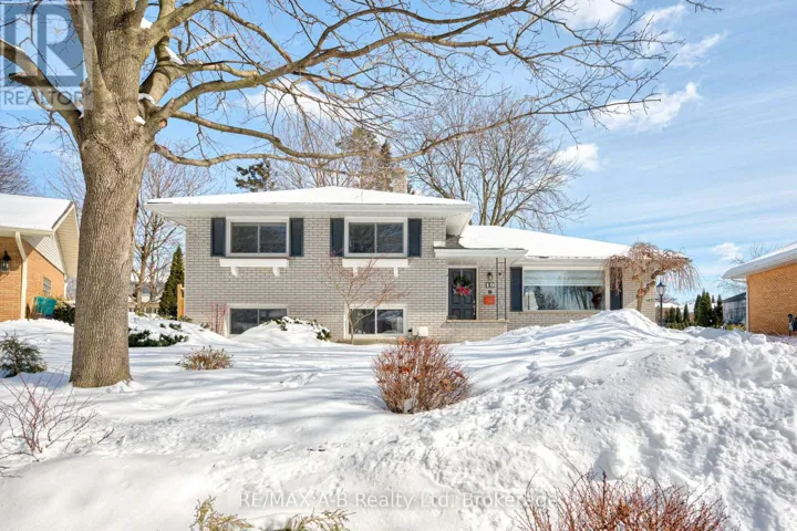 19 LINTON PLACE, Kitchener, Ontario N2B2K1