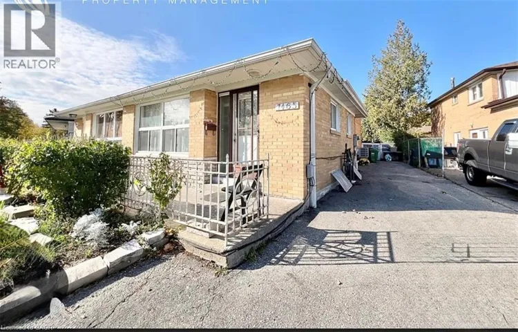 7465 DISCUS Crescent, Mississauga, Ontario L4T2V4