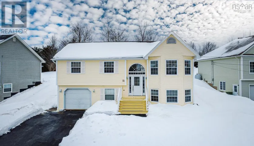 32 Falcon Crest Court, Middle Sackville, Nova Scotia B4E3B1