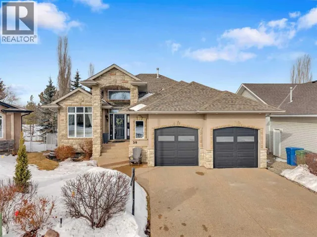 30 Law Close, Red Deer, Alberta T4R3K2