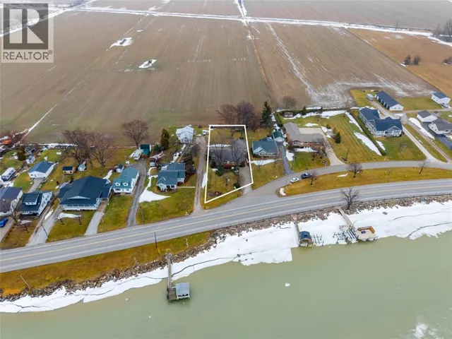 3306 ST CLAIR PARKWAY, Sombra, Ontario N0P2H0