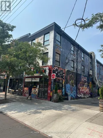 4 - 398 COLLEGE STREET, Toronto (University), Ontario M5T1S8