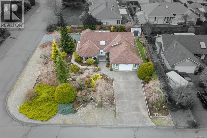 559 Hollywood Rd, Qualicum Beach, British Columbia V9K1A1