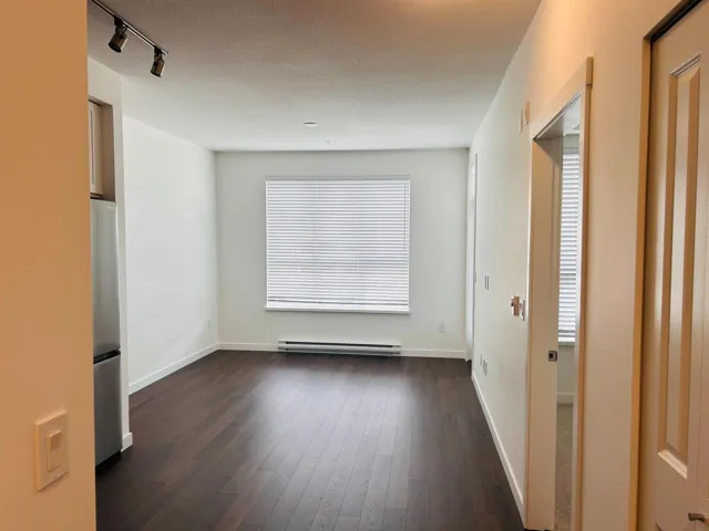 404 15738 85 AVENUE, Surrey, British Columbia V4N6Y1