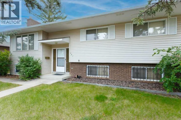 307 Silverthorn Way NW, Calgary, Alberta T3B4E8