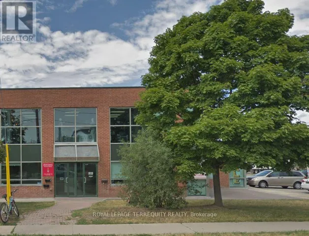 B - 75 INGRAM DRIVE, Toronto (Brookhaven-Amesbury), Ontario M6M2M2