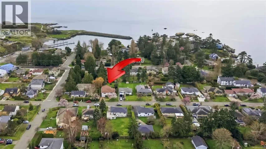 1141 Hadfield Ave, Esquimalt, British Columbia V9A5N8