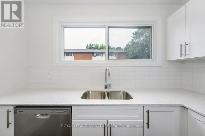 28 WOODMAN DRIVE N, Hamilton (Kentley), Ontario L8H2M5
