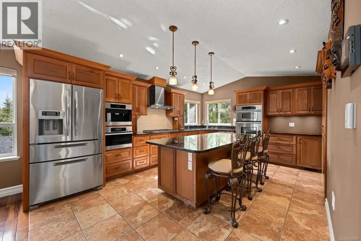 1780 JAY BELL Trail, Qualicum Beach, British Columbia V9K2S3
