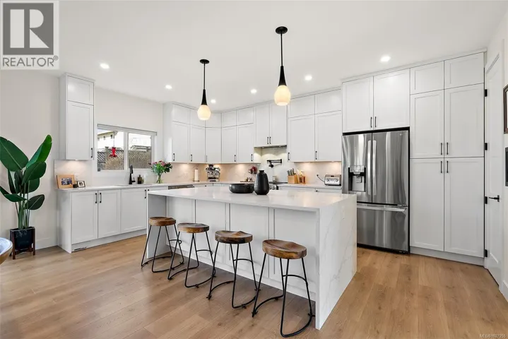 4240 Springridge Cres, Saanich, British Columbia V8Z4Y8
