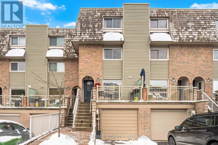 94 DUTCH MYRTLE WAY, Toronto (Banbury-Don Mills), Ontario M3B3K8