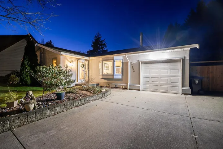 27153 27B AVENUE, Langley, British Columbia V4W3C2