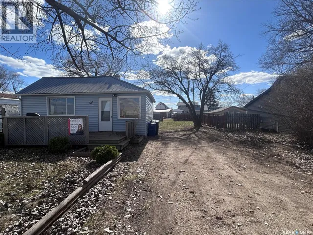 314 RAILWAY STREET, Bienfait, Saskatchewan S0C0M0