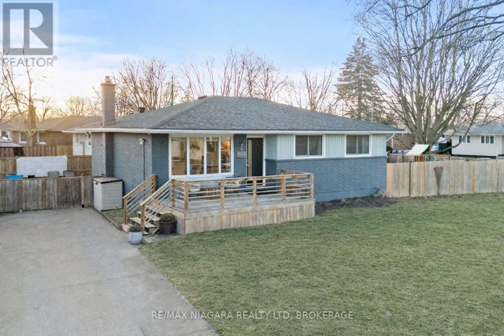 2 HIGHCOURT CRESCENT, St. Catharines (Vine/Linwell), Ontario L2M3M6