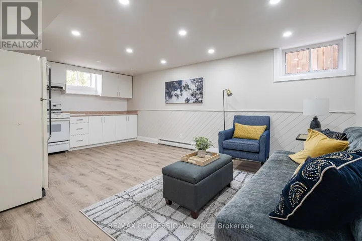 364 RATHBURN ROAD, Toronto (Eringate-Centennial-West Deane), Ontario M9B2M1