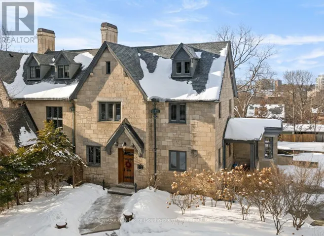 22 STUART STREET, Guelph (St. George's), Ontario N1E4S4