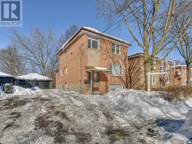 120 EDINBOROUGH COURT, Toronto (Rockcliffe-Smythe), Ontario M6N2E8